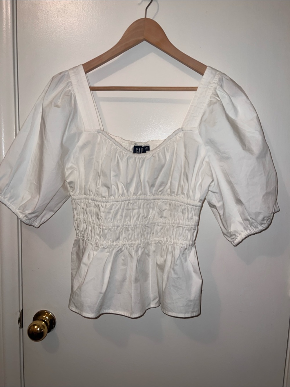 GAP White Smocked Peplum Puff-Sleeve Top - Picture 3 of 6